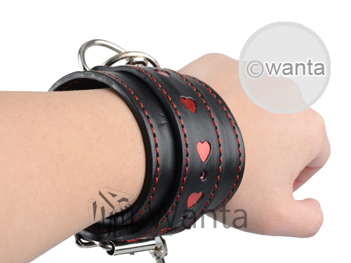 Wanta.co.uk - Toynary SM16 Heart Patterned Leather Handcuffs Black